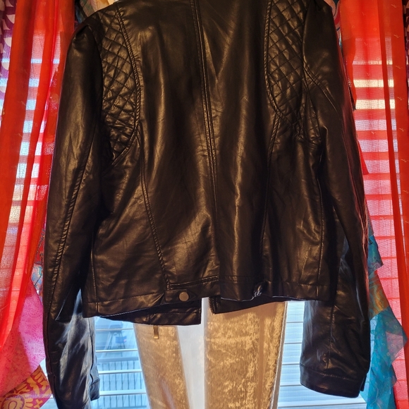 Faux leather jacket - Picture 3 of 5